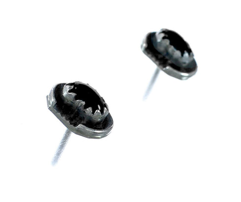 Native American Sterling Silver Onyx Post Earrings NX11518